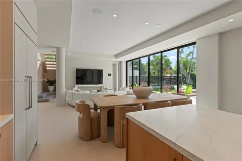 5854 SW 30th Street Miami FL 33155