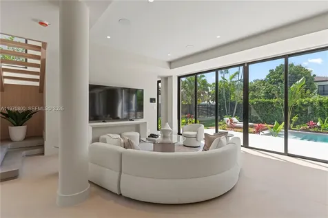 5854 SW 30th Street Miami FL 33155