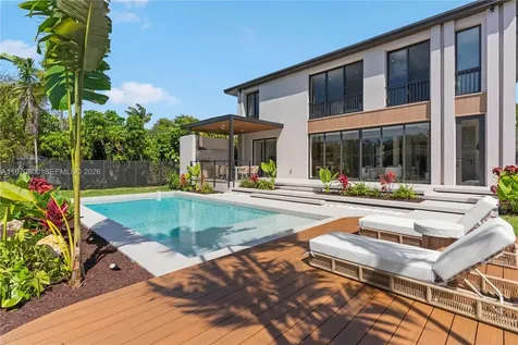 5854 SW 30th Street Miami FL 33155