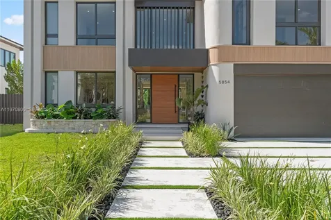 5854 SW 30th Street Miami FL 33155