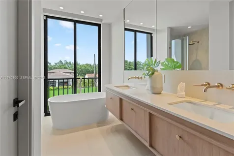 5854 SW 30th Street Miami FL 33155