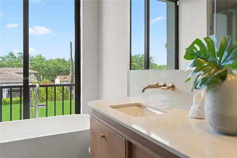 5854 SW 30th Street Miami FL 33155