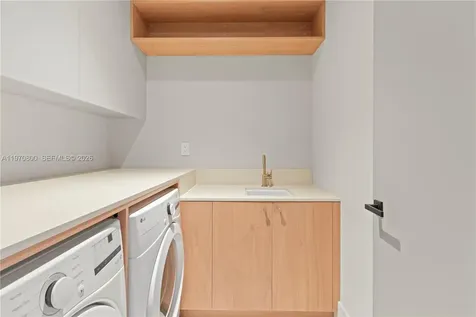5854 SW 30th Street Miami FL 33155