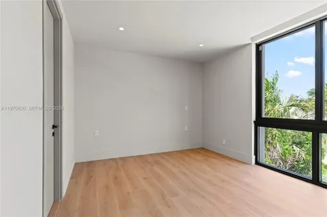 5854 SW 30th Street Miami FL 33155