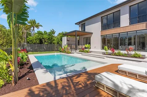 5854 SW 30th Street Miami FL 33155