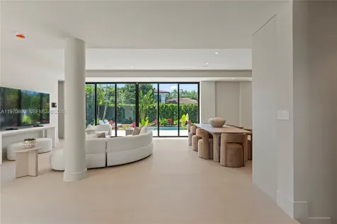 5854 SW 30th Street Miami FL 33155
