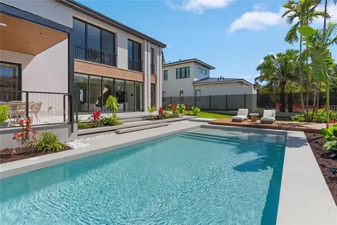 5854 SW 30th Street Miami FL 33155