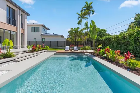 5854 SW 30th Street Miami FL 33155