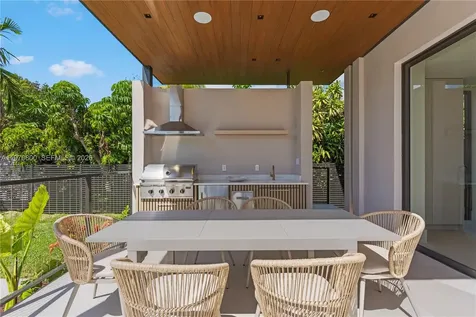 5854 SW 30th Street Miami FL 33155