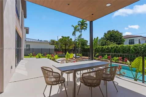 5854 SW 30th Street Miami FL 33155