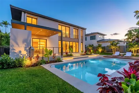 5854 SW 30th Street Miami FL 33155