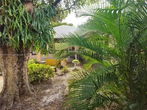 6701 S Miami Lakeway S Miami Lakes FL 33014