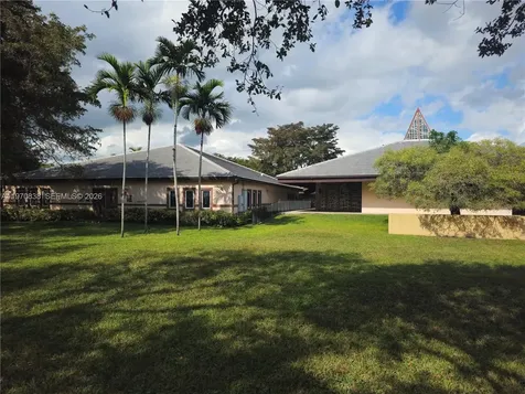 6701 S Miami Lakeway S Miami Lakes FL 33014