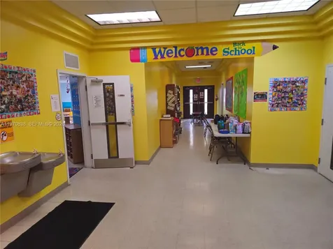 6701 S Miami Lakeway S Miami Lakes FL 33014
