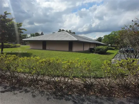 6701 S Miami Lakeway S Miami Lakes FL 33014