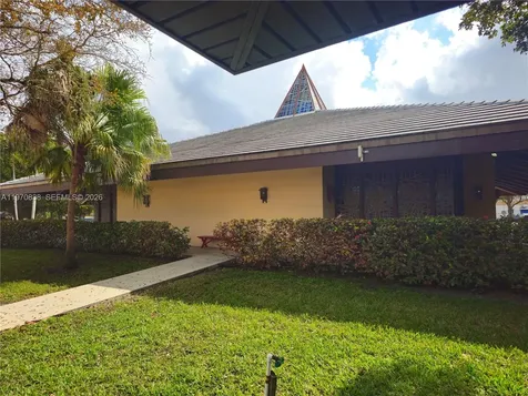 6701 S Miami Lakeway S Miami Lakes FL 33014