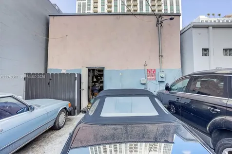 3838 Shipping Avenue Miami FL 33146