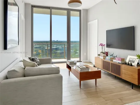 2678 Tigertail Miami FL 33133