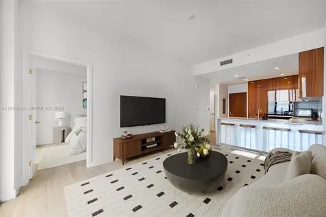 2678 Tigertail Miami FL 33133