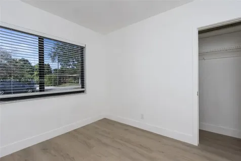 16049 NE 9th Place North Miami Beach FL 33162