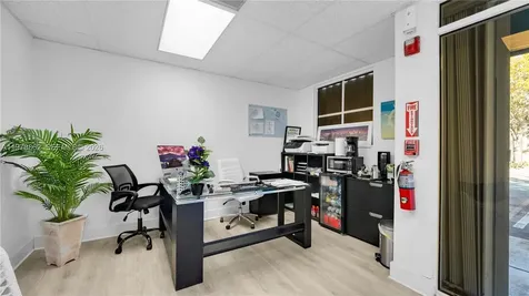 5903 NW 102th Avenue Doral FL 33178