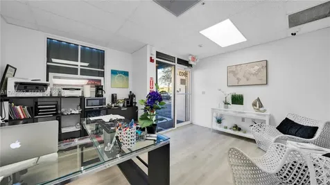 5903 NW 102th Avenue Doral FL 33178