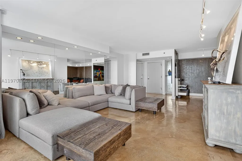 2000 Towerside Terrace Miami FL 33138