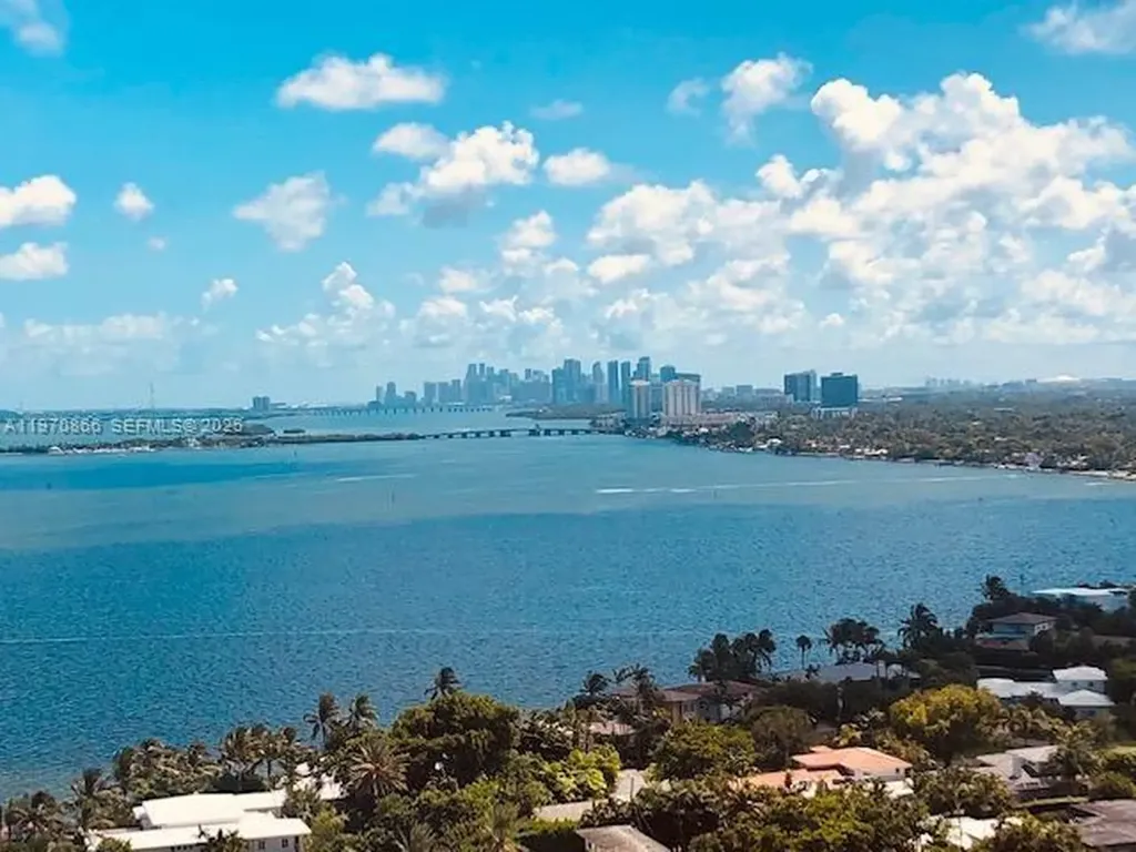2000 Towerside Terrace Miami FL 33138