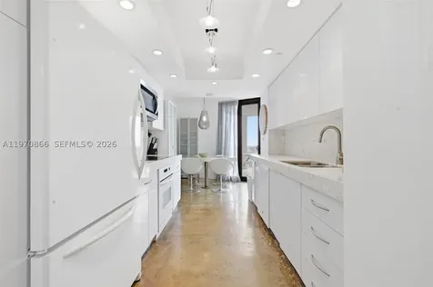 2000 Towerside Terrace Miami FL 33138