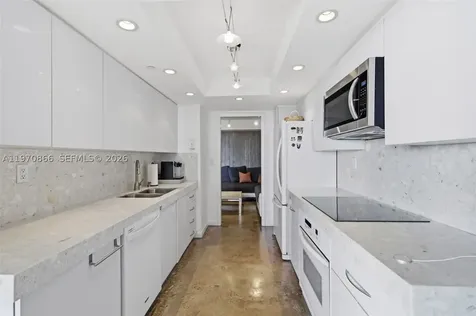 2000 Towerside Terrace Miami FL 33138