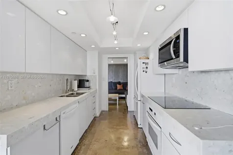 2000 Towerside Terrace Miami FL 33138