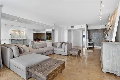 2000 Towerside Terrace Miami FL 33138