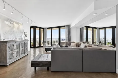 2000 Towerside Terrace Miami FL 33138