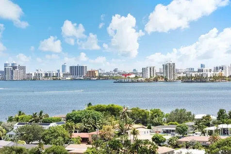 2000 Towerside Terrace Miami FL 33138