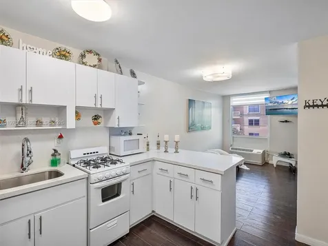 710 Washington Avenue Miami Beach FL 33139