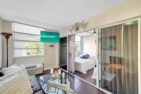 710 Washington Avenue Miami Beach FL 33139