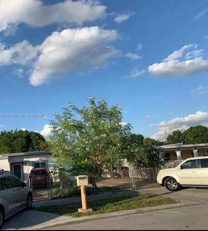 Hialeah FL 33013