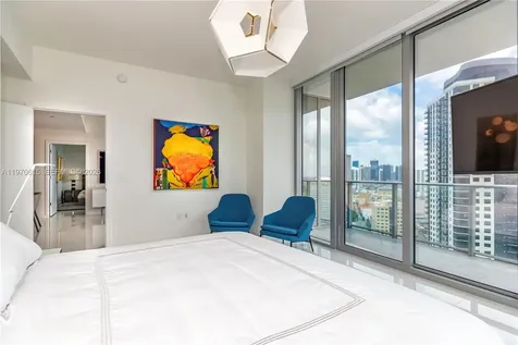 851 NE 1st Avenue Miami FL 33132