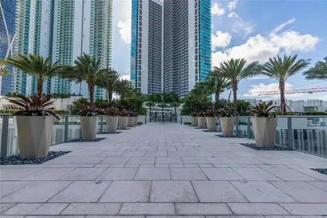 851 NE 1st Avenue Miami FL 33132