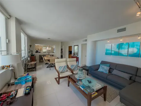 5005 Collins Avenue Miami Beach FL 33140