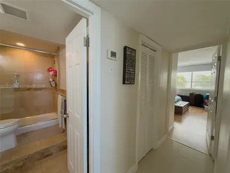 5005 Collins Avenue Miami Beach FL 33140
