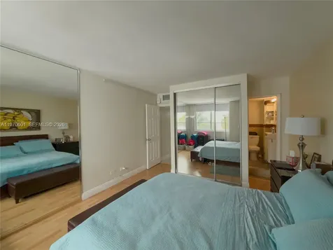 5005 Collins Avenue Miami Beach FL 33140