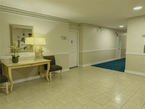 5005 Collins Avenue Miami Beach FL 33140
