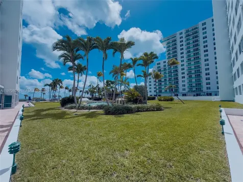 5005 Collins Avenue Miami Beach FL 33140