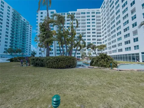 5005 Collins Avenue Miami Beach FL 33140