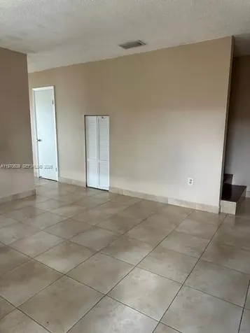1521 W 42nd Place Hialeah FL 33012
