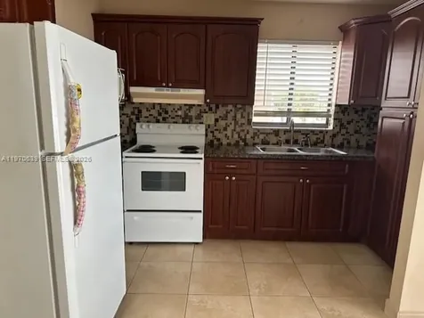 1521 W 42nd Place Hialeah FL 33012