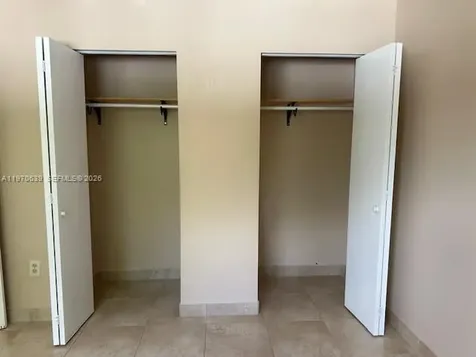 1521 W 42nd Place Hialeah FL 33012