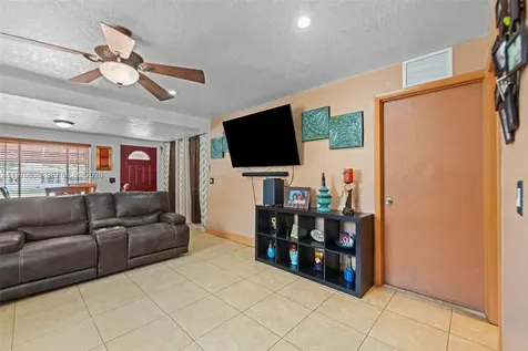 3140 NW 59th Street Miami FL 33142