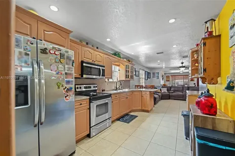 3140 NW 59th Street Miami FL 33142